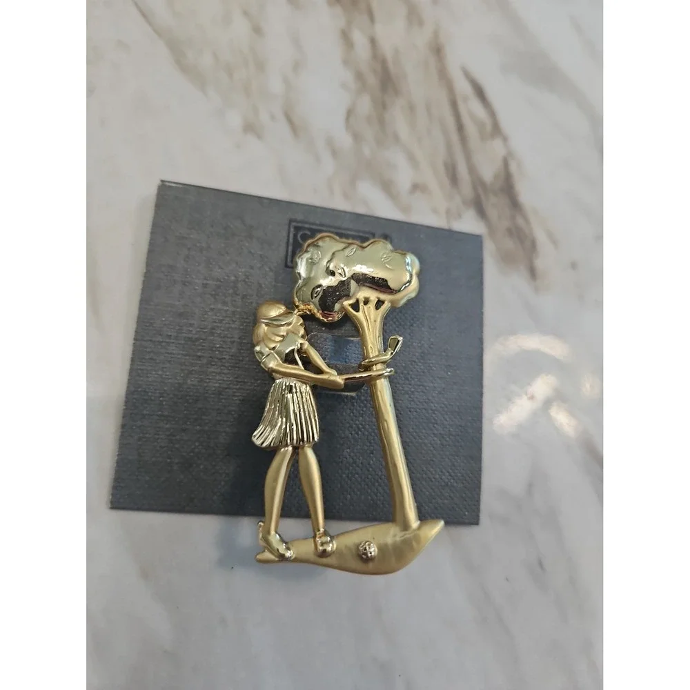 AJC Brooch Pin Girl Lady Golf Club Wrapped Around Tree Gold Tone Casual Corner